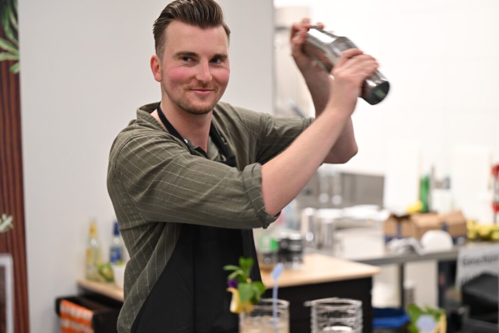 Der Barkeeper beim 16. Process Gardening Community-Treffen