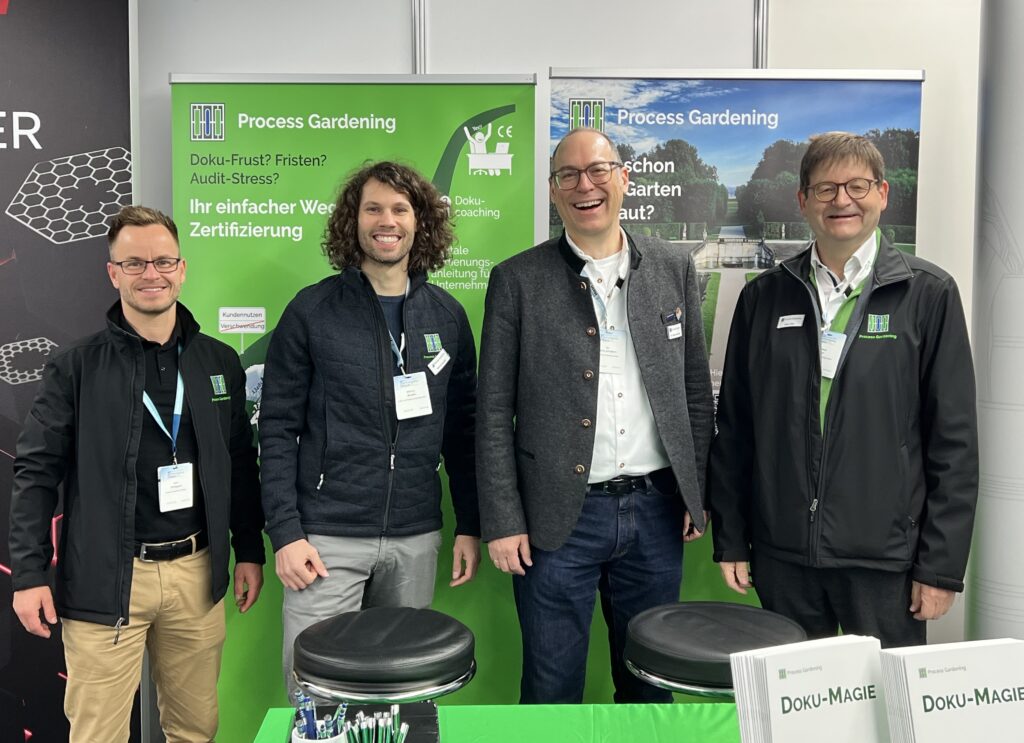 Das Berater-Team von Process Gardening beim Technologietag Hein 2024. Von links nach rechts: Uwe Philippeit, Marvin Bunjes, Dr. Mario Schubert und Klaus Dürr.